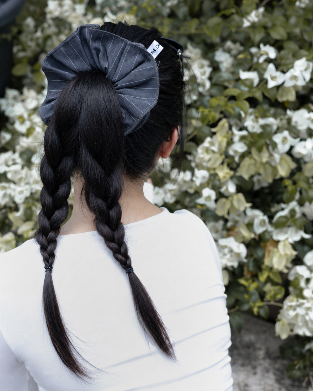 DOUBLE TIERED PINSTRIPE SCRUNCHIE